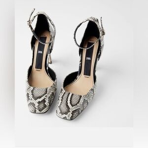 Zara Women's Heels with Snakeskin Design - Black and Cream SIZE 35